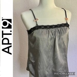 2-Piece Shortie Pajama set in black & white Apt. 9, size M